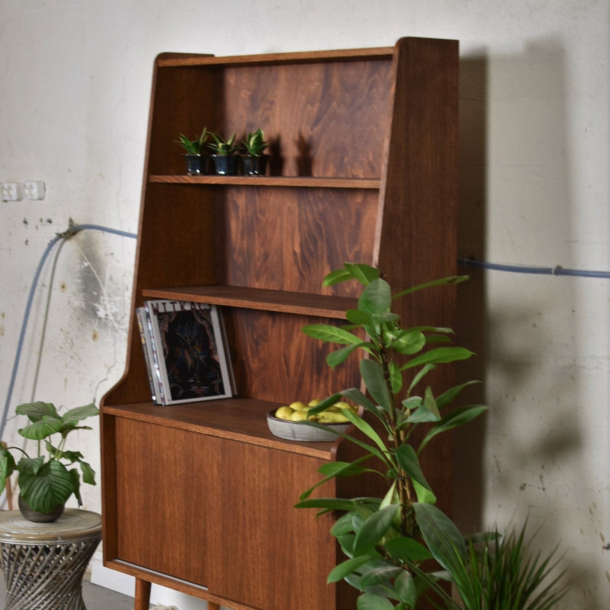 Biblioteczka HIGHBOARD CLASSY - Pastform Furniture