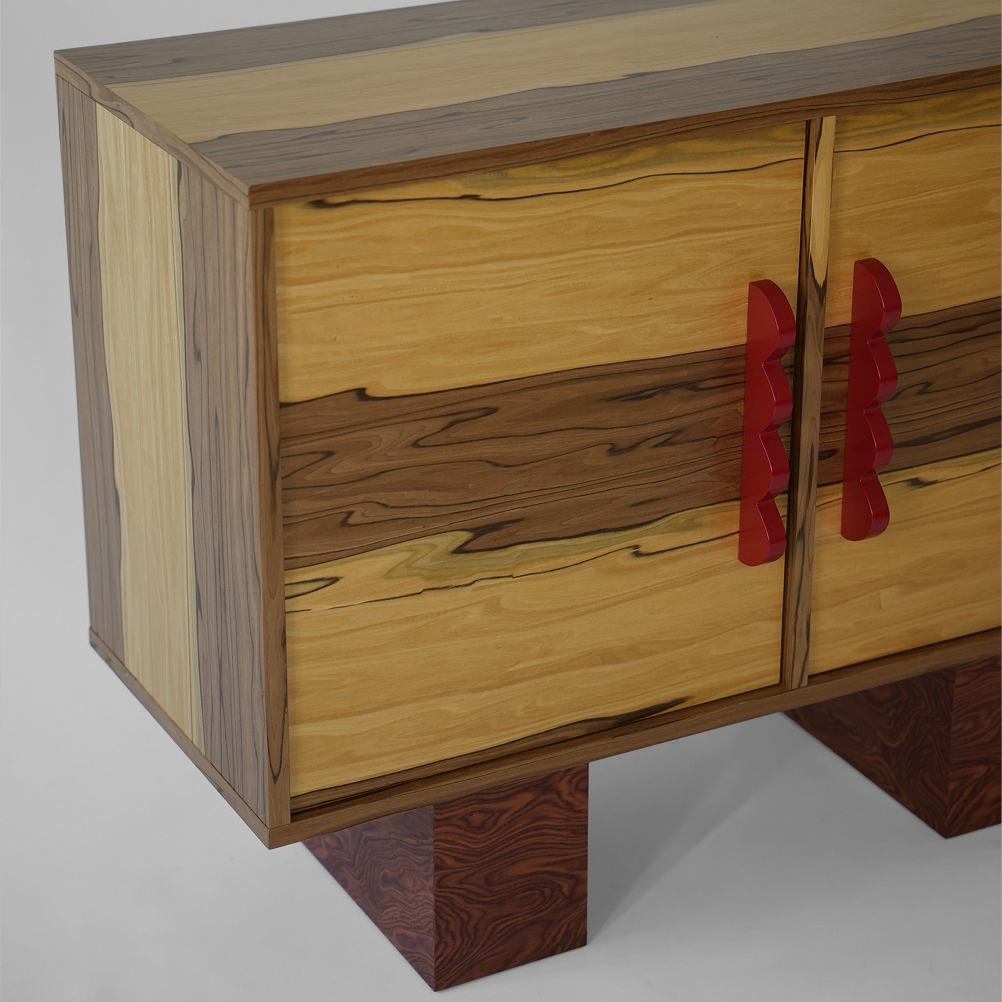 SABI Cabinet - Shipping within 2–3 days