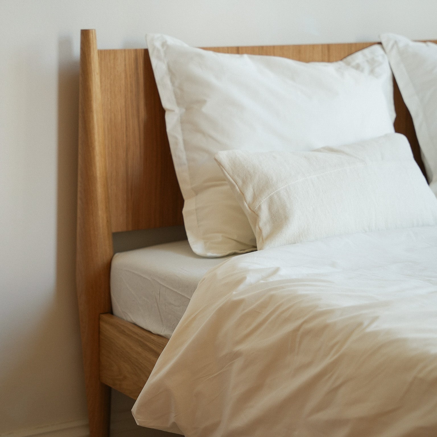 Bett AURA