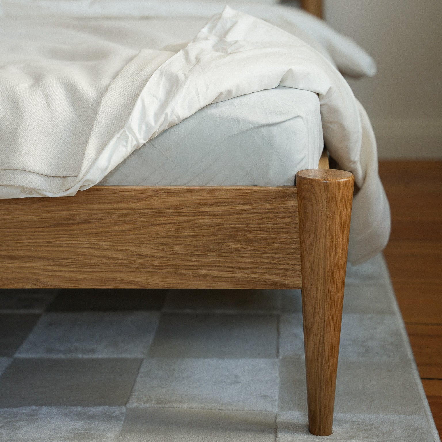 Bett AURA