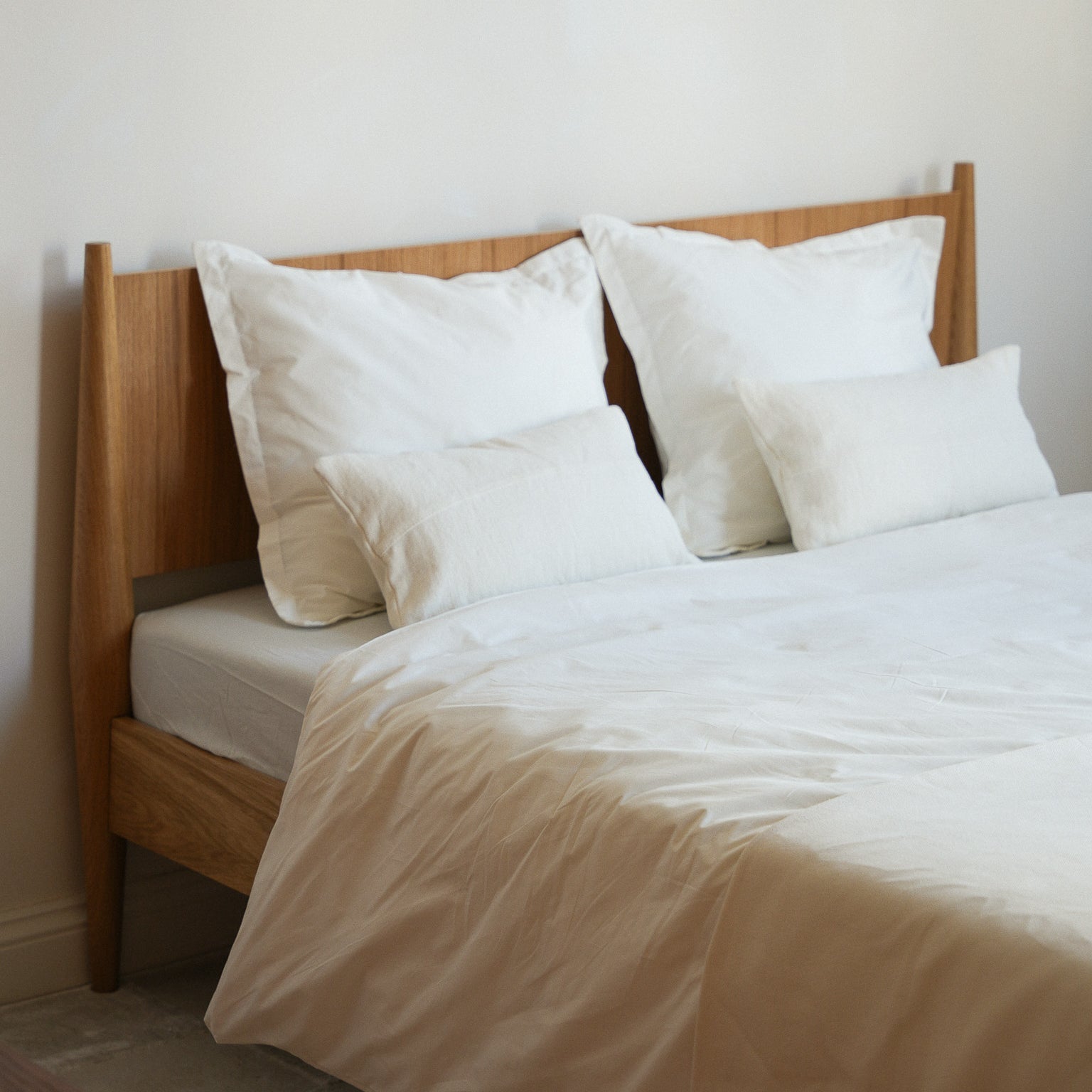 Bett AURA